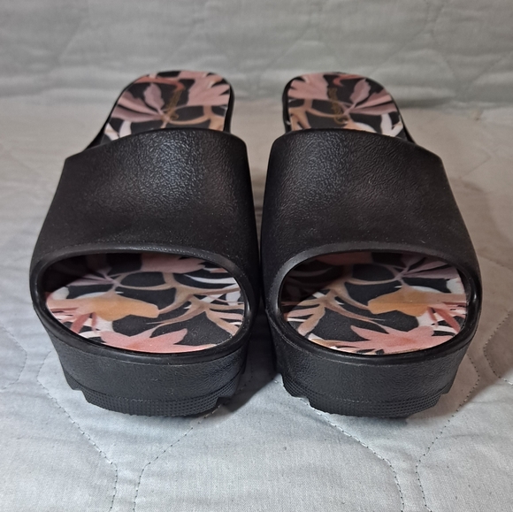 Baretraps Wedge Slide Sandals Women's 10 Black /Floral Footbed 3" Heels Open-Toe - Picture 7 of 11